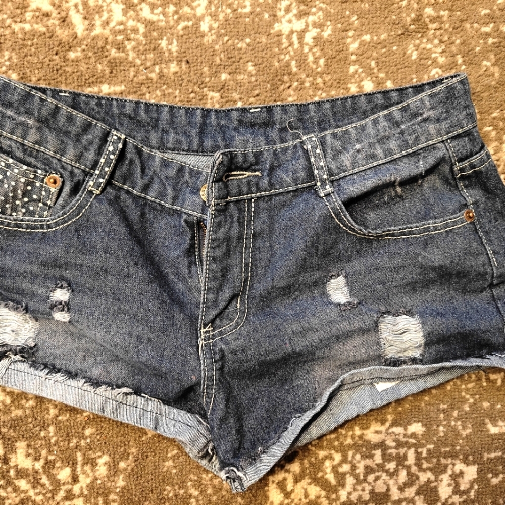 Amazon low waisted jeans shorts women size XL